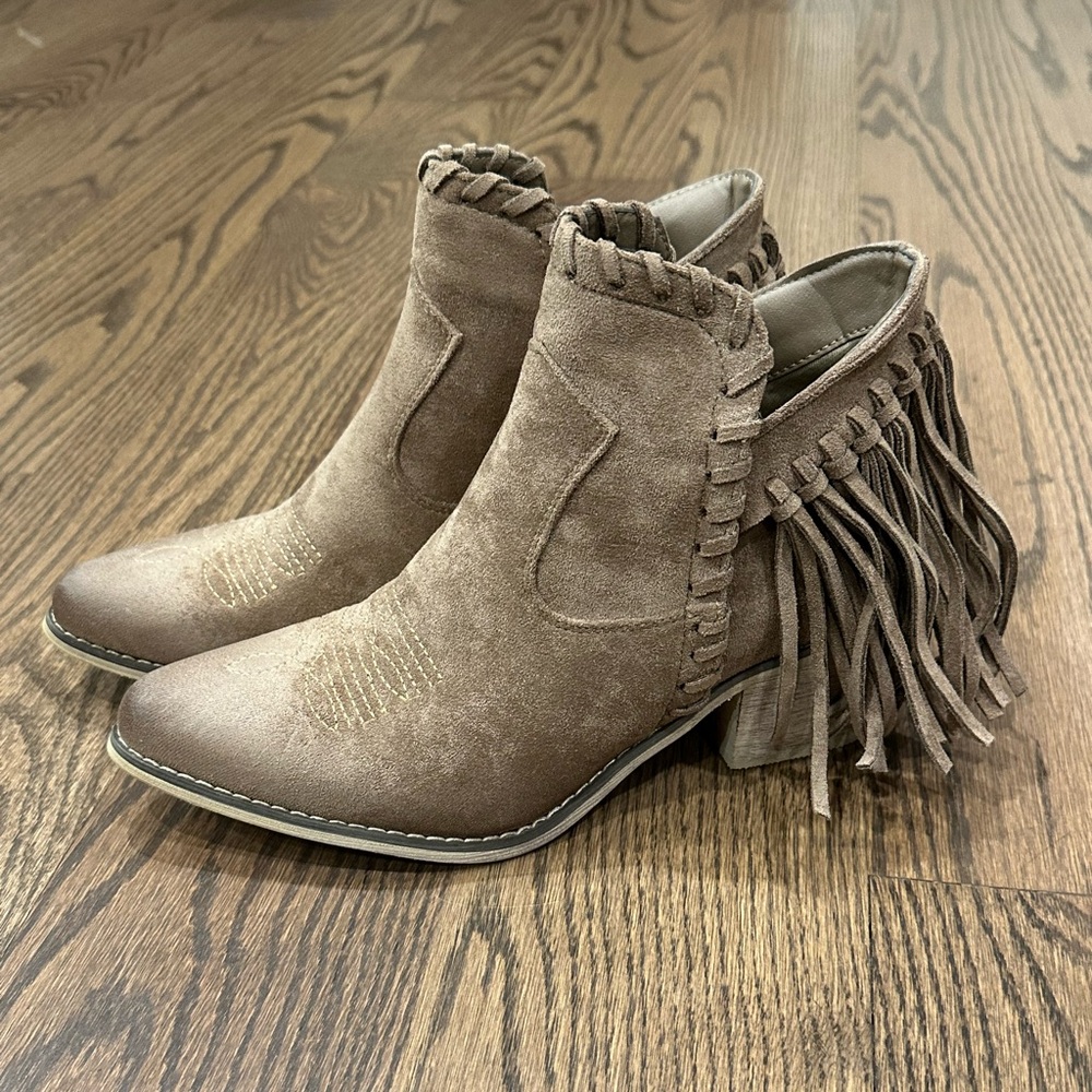Natural Reflections Taupe Tassel Booties